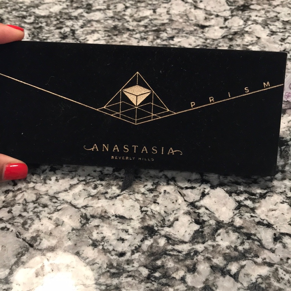Anastasia Beverly Hills Prism eyeshadow palette